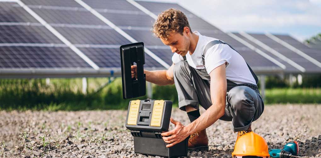 How Hybrid Solar Systems Improve Energy Reliability and Efficiency